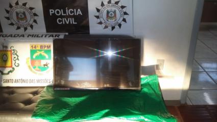 Polcia Civil e Brigada Militar de Santo Antnio das Misses apreenderam objeto de furto e autor confessou 